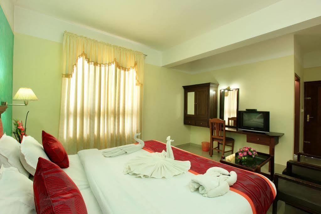 Spice Country Resort Chithirapuram Extérieur photo
